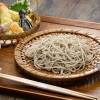 Soba noodles koken