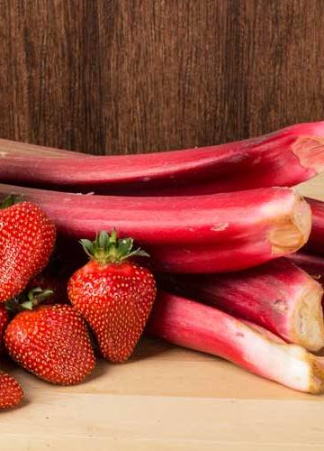 Aardbeien rabarberjam maken